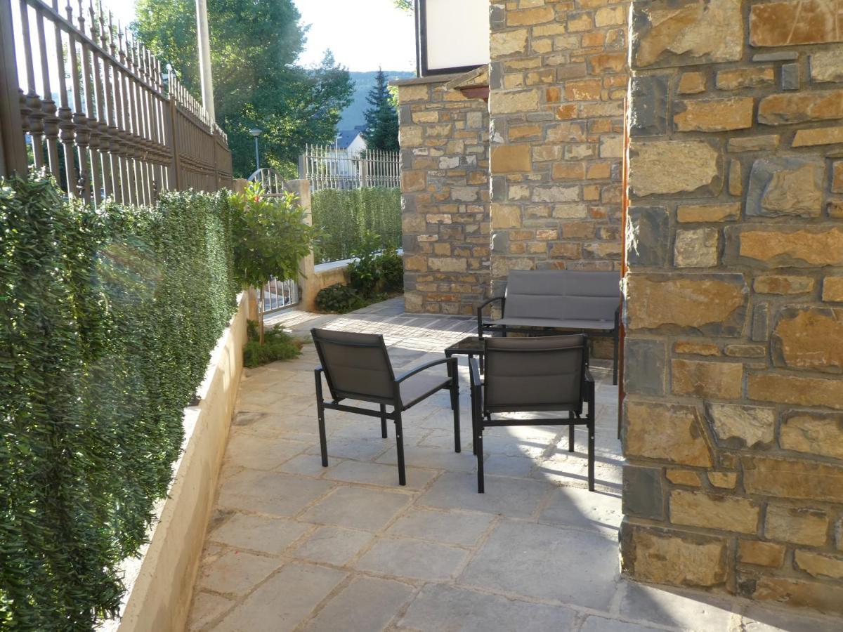 Casa Con Jardin Frente Ciudadela Villa Jaca Exterior photo